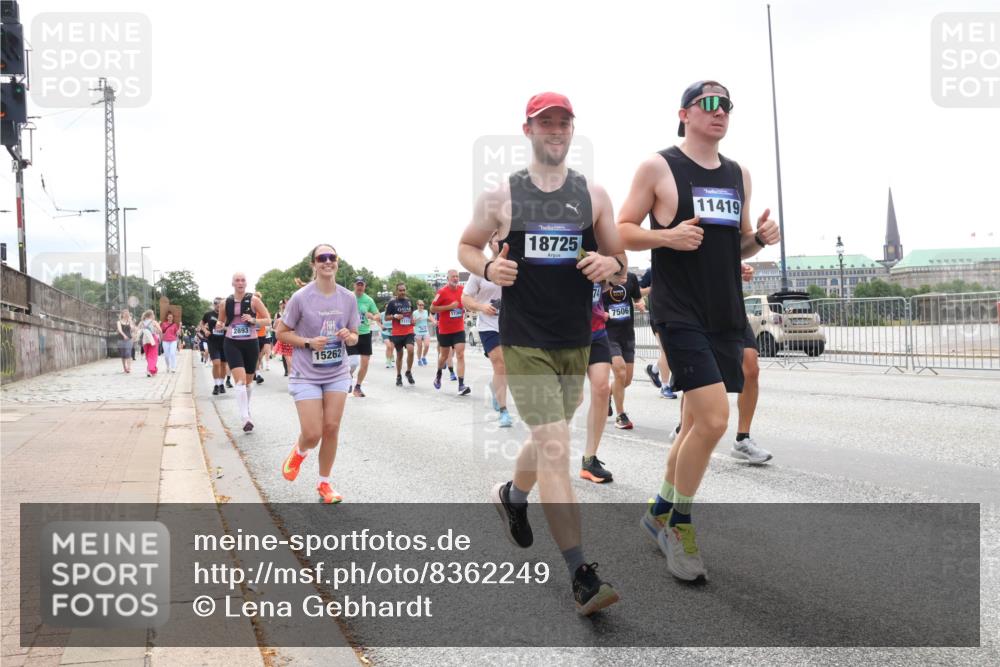 29.06.2025 - hella hamburg halbmarathon Lena Gebhardt http://msf.ph/oto/8362249 29.06.2025 10:39:19 Lombardsbrücke 2893, 17368, 15262, 18725, 7506, 11419, 1232, 1390, 1451, 1760, 1856, 1883, 2092, 2524, 2534, 2571, 2574, 2578, 2843, 2893, 2998, 3275, 3307, 3353, 3727, 3745, 4257, 4320, 4410, 4523, 4603, 4609, 4659, 4855, 4882, 4964, 5045, 6062, 6112, 6321, 6342, 6343, 6611, 6719, 6726, 6748, 7341, 7501, 7506, 7524, 7589, 7684, 7815, 8203, 8243, 8457, 8783, 8995, 9393, 9420, 9446, 9569, 9698, 9708, 9777, 9974, 9977, 10001, 10072, 10315, 10512, 10516, 10554, 13060 meine-sportfotos.de