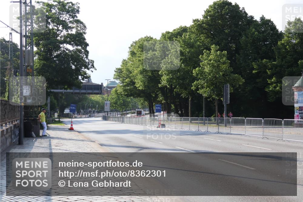 29.06.2025 - hella hamburg halbmarathon Lena Gebhardt http://msf.ph/oto/8362301 29.06.2025 08:22:14 Lombardsbrücke 287, 4, 04, 10, 55, 10, 55 meine-sportfotos.de