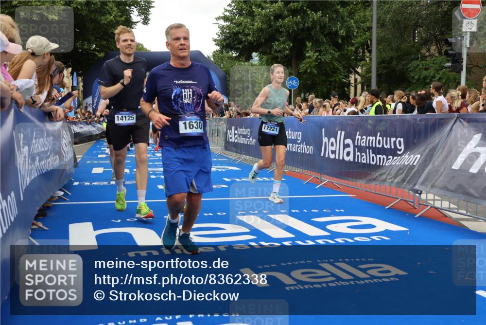 29.06.2025 - hella hamburg halbmarathon Strokosch-Dieckow http://msf.ph/oto/8362338 29.06.2025 10:51:00 Ziel 1366, 1630, 2207, 3654, 4077, 4816, 4967, 7369, 8117, 8261, 8508, 8572, 8704, 10215, 10508, 10603, 11551, 12778, 13008, 13687, 14125, 15362, 15643, 16285, 17221, 17384, 18066, 18350 meine-sportfotos.de