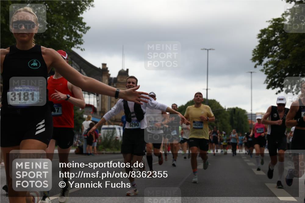 29.06.2025 - hella hamburg halbmarathon Yannick Fuchs http://msf.ph/oto/8362355 29.06.2025 10:53:16 20KM 1285, 2006, 2348, 2584, 2677, 2957, 2978, 3114, 3181, 3279, 3425, 3983, 4088, 4592, 5347, 5633, 5885, 6087, 6202, 6220, 6438, 6997, 7031, 7223, 7287, 7476, 8290, 10036, 10587, 10759, 10896, 10943, 11935, 11938, 12206, 12261, 12564, 12633, 12736, 12862, 13583, 13761, 14375, 14567, 14732, 14902, 14965, 15232, 15240, 15284, 15824, 16160, 16341, 16910, 16980, 17017, 17176, 17346, 17503, 17630, 18153, 18266, 18327, 18467, 18716, 19015, 19160 meine-sportfotos.de