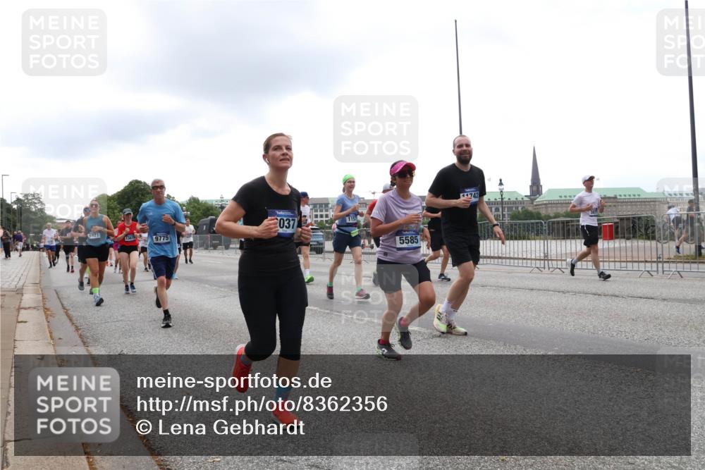 29.06.2025 - hella hamburg halbmarathon Lena Gebhardt http://msf.ph/oto/8362356 29.06.2025 10:48:24 Lombardsbrücke 9921, 1367, 9775, 037, 5585, 1742, 1142, 1157, 1167, 1174, 1175, 1584, 1645, 1701, 2037, 2163, 2195, 2197, 2418, 2475, 2627, 2650, 2716, 2756, 2909, 2958, 3224, 3320, 3468, 3504, 3661, 3679, 3933, 4327, 4588, 5585, 5781, 5952, 6143, 7240, 7393, 7394, 7532, 7916, 7947, 7948, 8461, 8521, 8719, 8760, 8774, 8948, 9356, 9775, 9787, 9921, 10059, 10145, 10204, 10777, 10794, 11548, 11742, 11781, 13814, 13845, 15715, 16498, 16499, 16701 meine-sportfotos.de