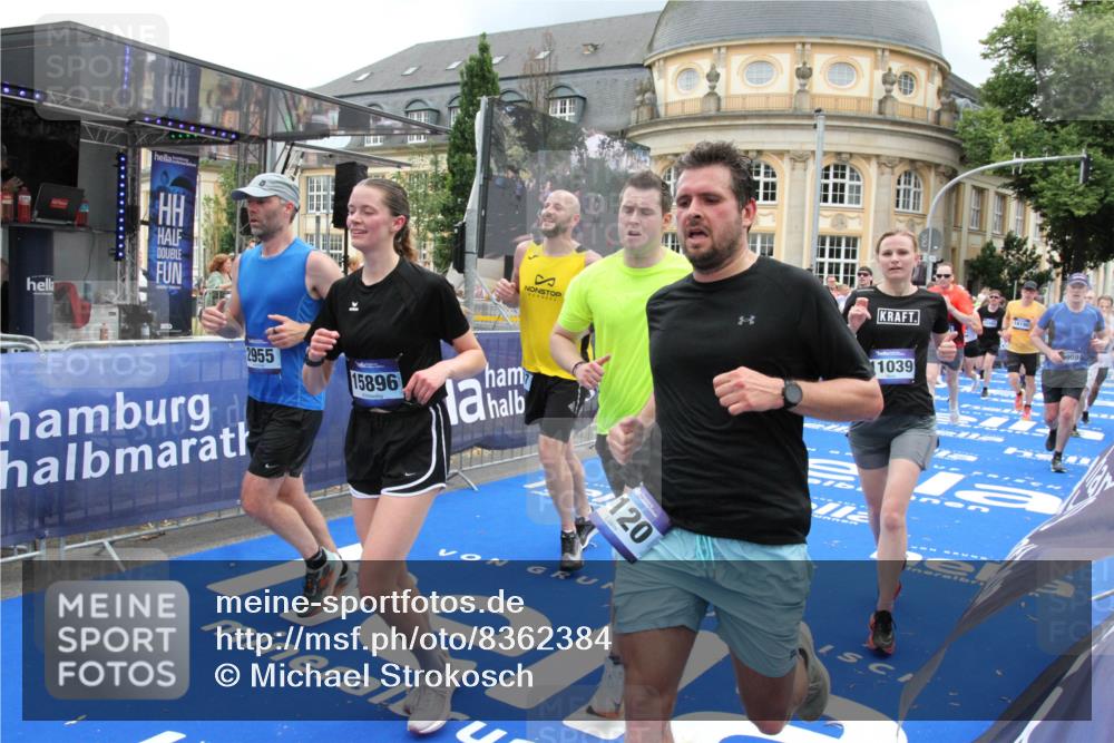 29.06.2025 - hella hamburg halbmarathon Michael Strokosch http://msf.ph/oto/8362384 29.06.2025 10:55:45 Ziel 1120, 1143, 1834, 2955, 2982, 4897, 5021, 6924, 7221, 8255, 8618, 10212, 11039, 12483, 12515, 14365, 14909, 15896, 18064, 18190 meine-sportfotos.de