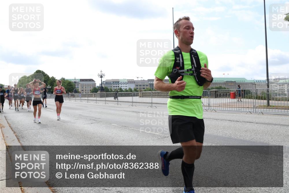 29.06.2025 - hella hamburg halbmarathon Lena Gebhardt http://msf.ph/oto/8362388 29.06.2025 10:14:15 Lombardsbrücke 13285, 9845, 1131, 1194, 1406, 1480, 1890, 2494, 3756, 3939, 4001, 4032, 4962, 5670, 5719, 6028, 6083, 6089, 6287, 6366, 6710, 7209, 7442, 7462, 7802, 7840, 7991, 8001, 8057, 8409, 8673, 8892, 9845, 9886, 10224, 10442, 10443, 11441, 11987, 12467, 12938, 13237, 13285, 13788, 14488, 15085, 15482, 15721, 15722, 15840, 16126, 17439, 17985, 18041, 18236, 18239 meine-sportfotos.de