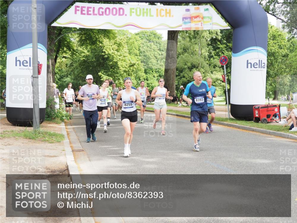 29.06.2025 - hella hamburg halbmarathon MichiJ http://msf.ph/oto/8362393 29.06.2025 10:43:18 Zwischen KM18-KM19 3042, 4868, 6591, 6720, 8255, 8330, 8393, 9622, 10084, 16470 meine-sportfotos.de