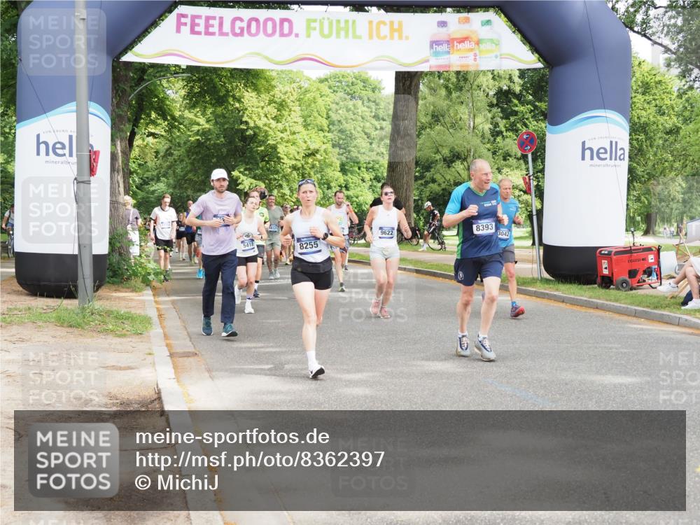 29.06.2025 - hella hamburg halbmarathon MichiJ http://msf.ph/oto/8362397 29.06.2025 10:43:18 Zwischen KM18-KM19 3042, 4868, 6591, 6720, 8255, 8330, 8393, 9622, 10084, 16470 meine-sportfotos.de
