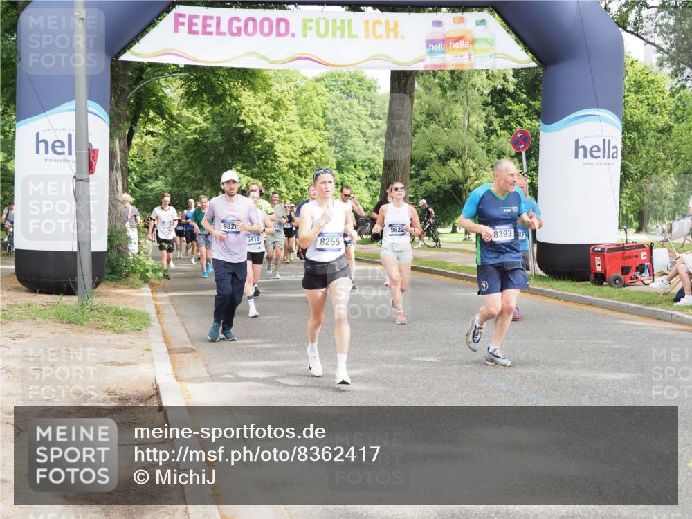 29.06.2025 - hella hamburg halbmarathon MichiJ http://msf.ph/oto/8362417 29.06.2025 10:43:19 Zwischen KM18-KM19 3042, 4868, 6591, 6720, 8255, 8393, 9622, 9820, 10084, 16470 meine-sportfotos.de