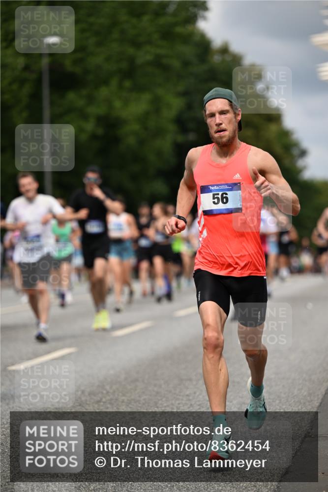 29.06.2025 - hella hamburg halbmarathon Dr. Thomas Lammeyer http://msf.ph/oto/8362454 29.06.2025 10:41:29 Kennedybrücke 56, 1022, 1118, 1253, 1276, 1339, 1488, 1490, 1597, 1819, 1952, 2104, 2199, 2272, 2480, 2552, 3165, 3230, 3714, 3873, 4347, 4618, 4733, 5146, 5224, 5560, 5640, 5940, 6243, 6584, 6804, 6821, 7085, 7202, 7235, 7707, 7823, 8315, 8758, 9054, 9055, 10024, 10112, 10476, 10762, 10798, 10919, 10931 meine-sportfotos.de