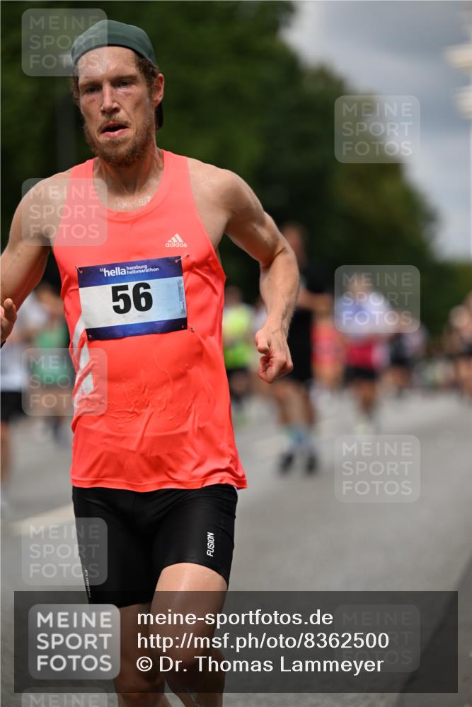 29.06.2025 - hella hamburg halbmarathon Dr. Thomas Lammeyer http://msf.ph/oto/8362500 29.06.2025 10:41:30 Kennedybrücke 56, 1022, 1118, 1253, 1276, 1339, 1488, 1490, 1597, 1819, 1952, 2104, 2199, 2272, 2480, 2552, 3165, 3230, 3714, 3873, 4347, 4442, 4618, 4733, 5146, 5224, 5560, 5640, 5940, 6243, 6584, 6804, 6821, 7085, 7202, 7235, 7544, 7707, 7823, 8315, 8758, 9054, 9055, 10024, 10112, 10476, 10762, 10798, 10919, 10931 meine-sportfotos.de