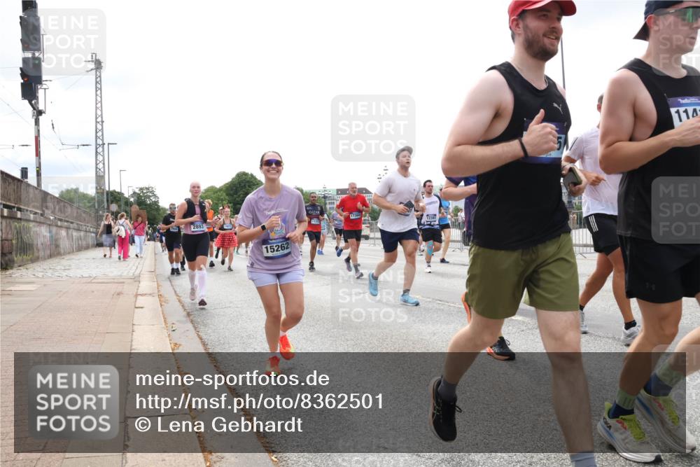 29.06.2025 - hella hamburg halbmarathon Lena Gebhardt http://msf.ph/oto/8362501 29.06.2025 10:39:20 Lombardsbrücke 2893, 17368, 11313, 15262, 12391, 114, 1232, 1451, 1760, 1856, 1883, 2092, 2524, 2534, 2571, 2574, 2578, 2843, 2893, 2998, 3275, 3307, 3353, 3727, 3745, 4257, 4320, 4410, 4523, 4603, 4609, 4659, 4855, 4882, 4964, 5045, 5701, 6062, 6112, 6321, 6342, 6343, 6611, 6719, 6726, 6748, 7341, 7501, 7506, 7524, 7589, 7684, 7815, 8203, 8243, 8457, 8783, 8995, 9393, 9420, 9446, 9569, 9698, 9747, 9777, 9974, 9977, 10001, 10072, 10315, 10512, 10516, 10554, 13060 meine-sportfotos.de