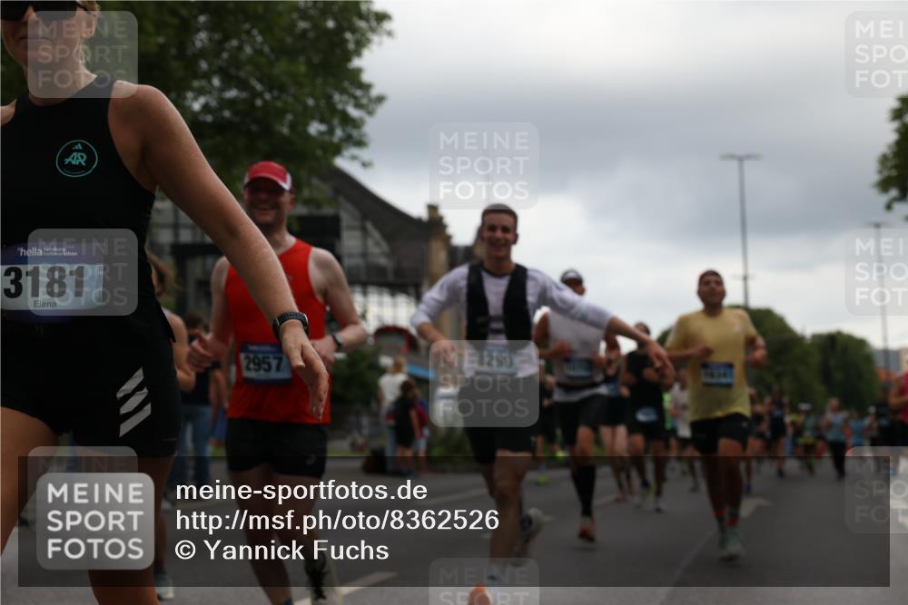 29.06.2025 - hella hamburg halbmarathon Yannick Fuchs http://msf.ph/oto/8362526 29.06.2025 10:53:16 20KM 1285, 2006, 2348, 2584, 2677, 2957, 2978, 3114, 3181, 3279, 3425, 3983, 4088, 4592, 5347, 5633, 5885, 6087, 6202, 6220, 6438, 6997, 7031, 7223, 7287, 7476, 8290, 10036, 10587, 10759, 10896, 10943, 11935, 11938, 12206, 12261, 12564, 12633, 12736, 12862, 13583, 13761, 14375, 14567, 14732, 14902, 14965, 15232, 15240, 15284, 15824, 16160, 16341, 16910, 16980, 17017, 17176, 17346, 17503, 17630, 18153, 18266, 18327, 18467, 18716, 19015, 19160 meine-sportfotos.de