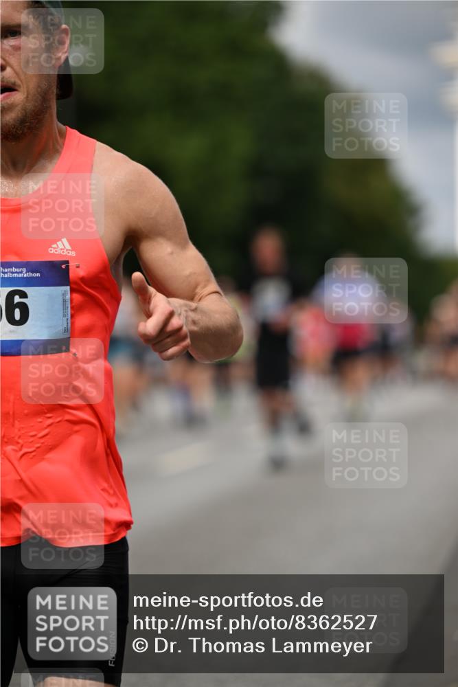 29.06.2025 - hella hamburg halbmarathon Dr. Thomas Lammeyer http://msf.ph/oto/8362527 29.06.2025 10:41:30 Kennedybrücke 56, 1022, 1118, 1253, 1276, 1339, 1488, 1490, 1597, 1819, 1952, 2104, 2199, 2272, 2480, 2552, 3165, 3230, 3714, 3873, 4347, 4442, 4618, 4733, 5146, 5224, 5560, 5640, 5940, 6243, 6584, 6804, 6821, 7085, 7202, 7235, 7544, 7707, 7823, 8315, 8758, 9054, 9055, 10024, 10112, 10476, 10762, 10798, 10919, 10931 meine-sportfotos.de