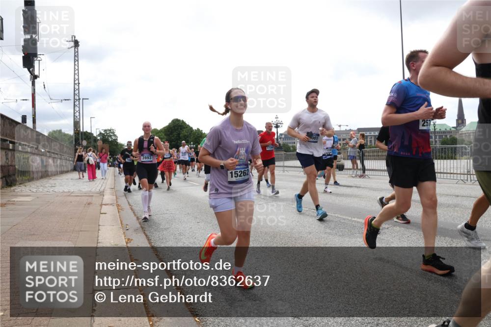 29.06.2025 - hella hamburg halbmarathon Lena Gebhardt http://msf.ph/oto/8362637 29.06.2025 10:39:20 Lombardsbrücke 2893, 17368, 001, 15262, 257, 1232, 1451, 1760, 1856, 1883, 2092, 2524, 2534, 2571, 2574, 2578, 2843, 2893, 2998, 3275, 3307, 3353, 3727, 3745, 4257, 4320, 4410, 4523, 4603, 4609, 4659, 4855, 4882, 4964, 5045, 5701, 6062, 6112, 6321, 6342, 6343, 6611, 6719, 6726, 6748, 7341, 7501, 7506, 7524, 7589, 7684, 7815, 8203, 8243, 8457, 8783, 8995, 9393, 9420, 9446, 9569, 9698, 9747, 9777, 9974, 9977, 10001, 10072, 10315, 10512, 10516, 10554, 13060 meine-sportfotos.de