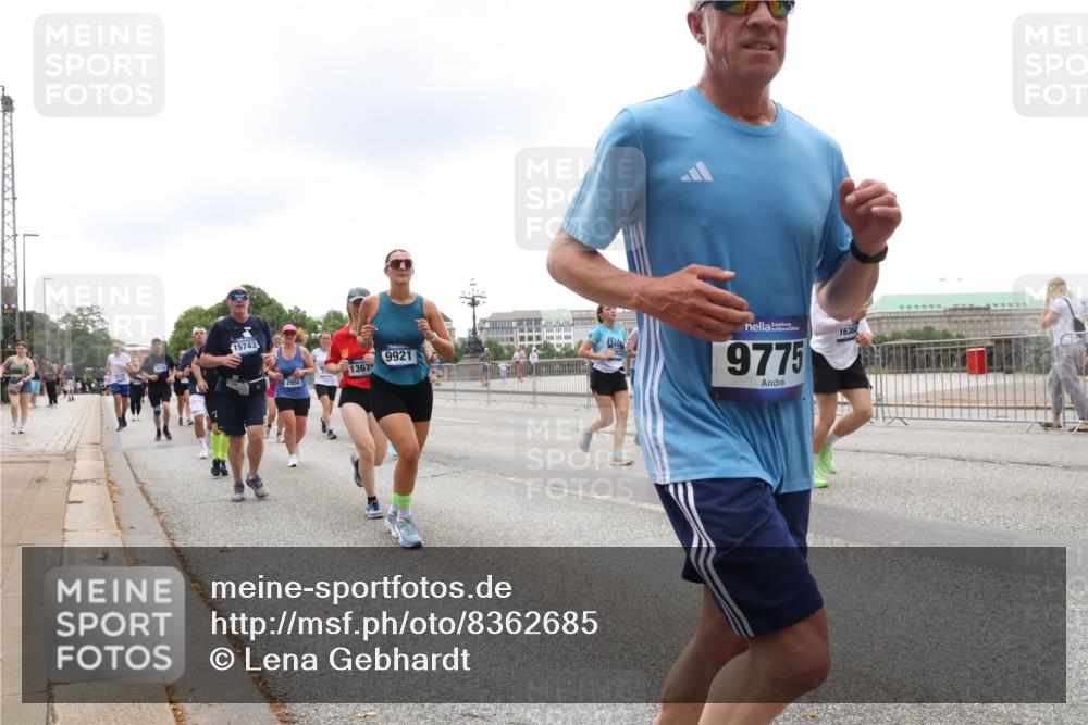 29.06.2025 - hella hamburg halbmarathon Lena Gebhardt http://msf.ph/oto/8362685 29.06.2025 10:48:26 Lombardsbrücke 15743, 2958, 13675, 9921, 9775, 16368, 1142, 1157, 1167, 1174, 1175, 1584, 1645, 1701, 2037, 2163, 2195, 2418, 2437, 2438, 2475, 2627, 2650, 2716, 2756, 2909, 2958, 3224, 3320, 3468, 3504, 3661, 3679, 3933, 4327, 4588, 5010, 5585, 5781, 5952, 6143, 7203, 7393, 7394, 7532, 7916, 7947, 7948, 8461, 8521, 8719, 8760, 8948, 9356, 9775, 9787, 9921, 10059, 10145, 10204, 10777, 10794, 11548, 11742, 11781, 13814, 13845, 15715, 16498, 16499, 16701 meine-sportfotos.de