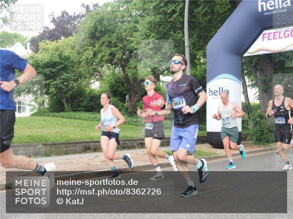 29.06.2025 - hella hamburg halbmarathon KatJ http://msf.ph/oto/8362726 29.06.2025 10:22:41 Zwischen KM18-KM19 1910, 1959, 2836, 6473 meine-sportfotos.de
