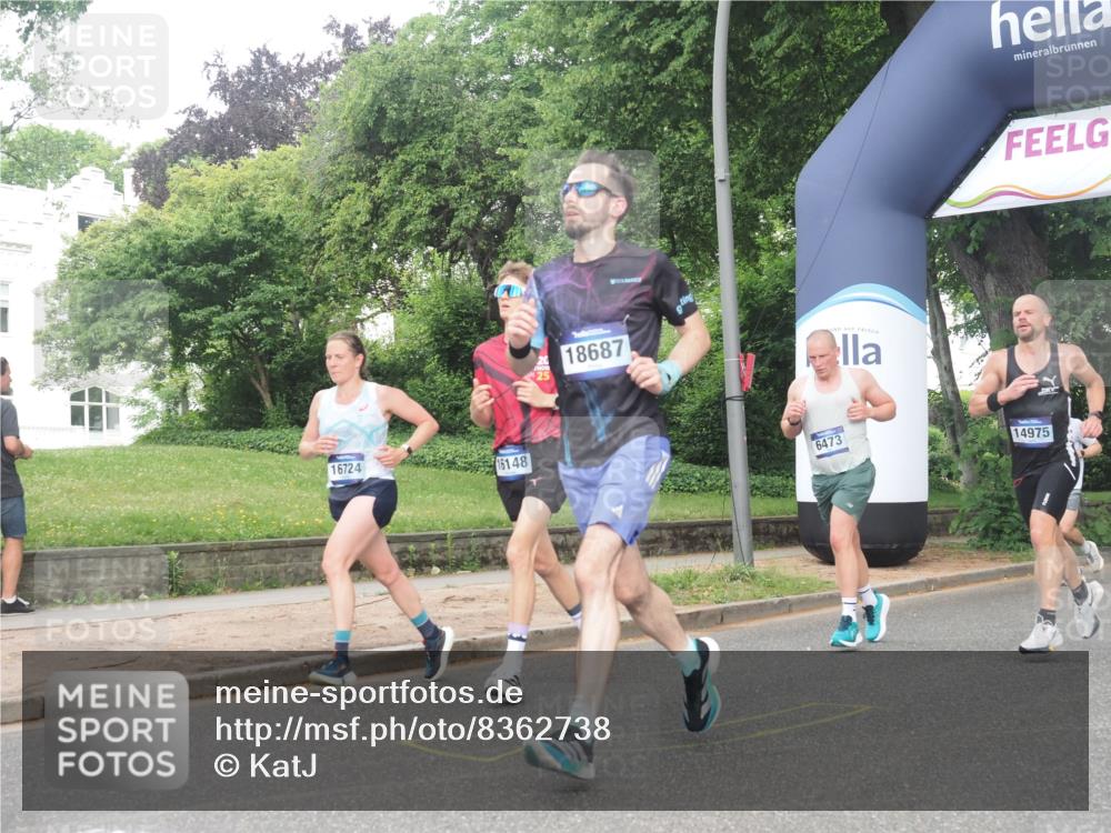 29.06.2025 - hella hamburg halbmarathon KatJ http://msf.ph/oto/8362738 29.06.2025 10:22:41 Zwischen KM18-KM19 1910, 1959, 2836, 6473 meine-sportfotos.de