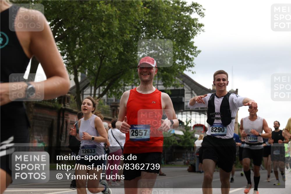 29.06.2025 - hella hamburg halbmarathon Yannick Fuchs http://msf.ph/oto/8362739 29.06.2025 10:53:16 20KM 1285, 2006, 2348, 2584, 2677, 2957, 2978, 3114, 3181, 3279, 3425, 3983, 4088, 4592, 5347, 5633, 5885, 6087, 6202, 6220, 6438, 6997, 7031, 7223, 7287, 7476, 8290, 10036, 10587, 10759, 10896, 10943, 11935, 11938, 12206, 12261, 12564, 12633, 12736, 12862, 13583, 13761, 14375, 14567, 14732, 14902, 14965, 15232, 15240, 15284, 15824, 16160, 16341, 16910, 16980, 17017, 17176, 17346, 17503, 17630, 18153, 18266, 18327, 18467, 18716, 19015, 19160 meine-sportfotos.de
