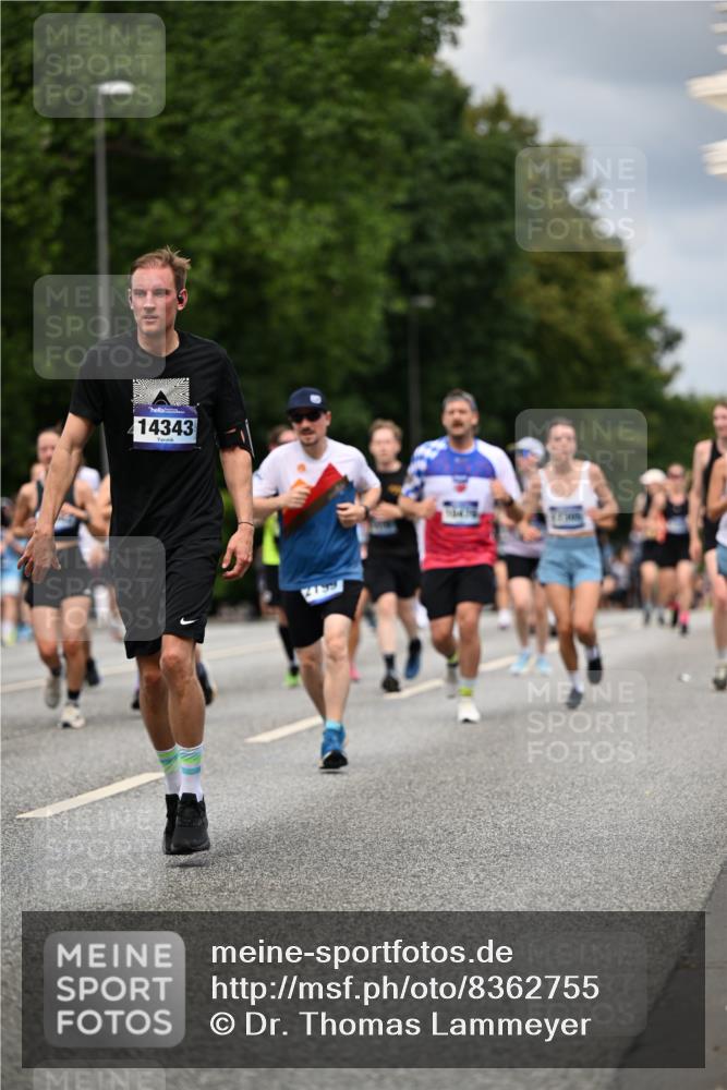29.06.2025 - hella hamburg halbmarathon Dr. Thomas Lammeyer http://msf.ph/oto/8362755 29.06.2025 10:41:33 Kennedybrücke 56, 1022, 1118, 1276, 1339, 1488, 1490, 1597, 1819, 1952, 2104, 2199, 2272, 2480, 2552, 3165, 3230, 3714, 3873, 4347, 4442, 4618, 4733, 5146, 5224, 5560, 5640, 5940, 6243, 6584, 6804, 6821, 7085, 7202, 7235, 7544, 7707, 7823, 8315, 8758, 8843, 9054, 9055, 9288, 10024, 10112, 10159, 10476, 10762, 10798, 10919, 10931 meine-sportfotos.de
