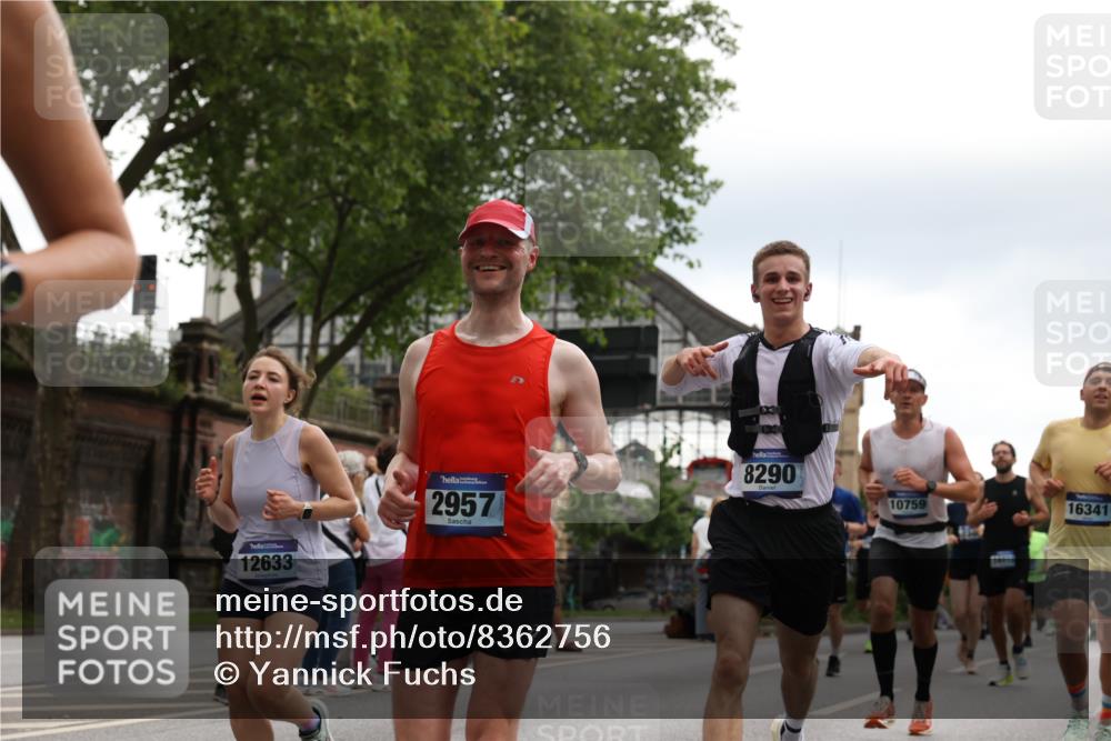 29.06.2025 - hella hamburg halbmarathon Yannick Fuchs http://msf.ph/oto/8362756 29.06.2025 10:53:16 20KM 1285, 2006, 2348, 2584, 2677, 2957, 2978, 3114, 3181, 3279, 3425, 3983, 4088, 4592, 5347, 5633, 5885, 6087, 6202, 6220, 6438, 6997, 7031, 7223, 7287, 7476, 8290, 10036, 10587, 10759, 10896, 10943, 11935, 11938, 12206, 12261, 12564, 12633, 12736, 12862, 13583, 13761, 14375, 14567, 14732, 14902, 14965, 15232, 15240, 15284, 15824, 16160, 16341, 16910, 16980, 17017, 17176, 17346, 17503, 17630, 18153, 18266, 18327, 18467, 18716, 19015, 19160 meine-sportfotos.de