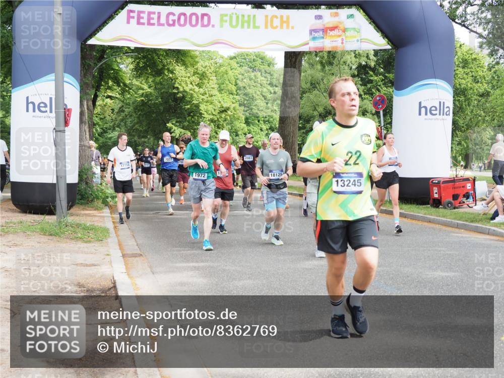 29.06.2025 - hella hamburg halbmarathon MichiJ http://msf.ph/oto/8362769 29.06.2025 10:43:22 Zwischen KM18-KM19 3042, 4152, 5418, 6591, 7037, 8255, 8393, 9622, 9820, 13245, 13474, 16121, 16470, 16679, 17468, 17758, 18125 meine-sportfotos.de