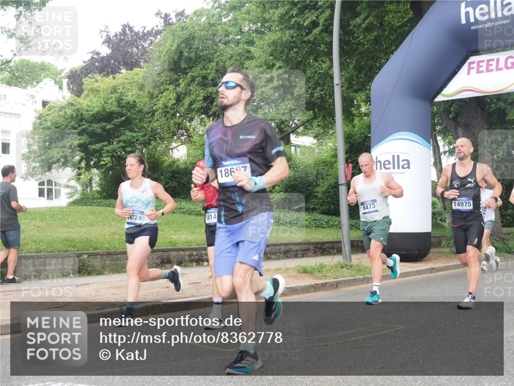 29.06.2025 - hella hamburg halbmarathon KatJ http://msf.ph/oto/8362778 29.06.2025 10:22:42 Zwischen KM18-KM19 1910, 1959, 2836, 6473 meine-sportfotos.de