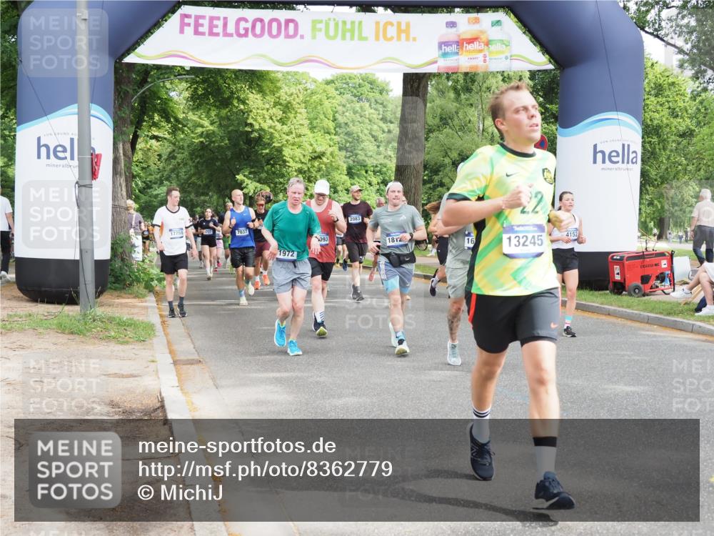 29.06.2025 - hella hamburg halbmarathon MichiJ http://msf.ph/oto/8362779 29.06.2025 10:43:23 Zwischen KM18-KM19 1972, 2982, 3042, 4152, 4594, 5418, 7037, 8255, 8393, 9622, 9820, 10093, 13245, 13474, 16121, 16470, 16679, 17468, 17758, 18125, 18208 meine-sportfotos.de