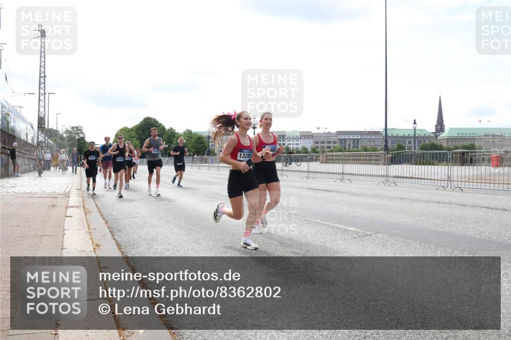 29.06.2025 - hella hamburg halbmarathon Lena Gebhardt http://msf.ph/oto/8362802 29.06.2025 10:14:17 Lombardsbrücke 8057, 6089, 442, 13285, 45, 1194, 1406, 1480, 1890, 2494, 3020, 3756, 3939, 4032, 4962, 5670, 6028, 6083, 6089, 6287, 6366, 6710, 7209, 7442, 7802, 7840, 7991, 8001, 8057, 8409, 8673, 8892, 9845, 9886, 10224, 10442, 10443, 11441, 11987, 12467, 12938, 13237, 13285, 13788, 14488, 15482, 15721, 15722, 15840, 16126, 17439, 17985, 18041, 18236, 18239 meine-sportfotos.de