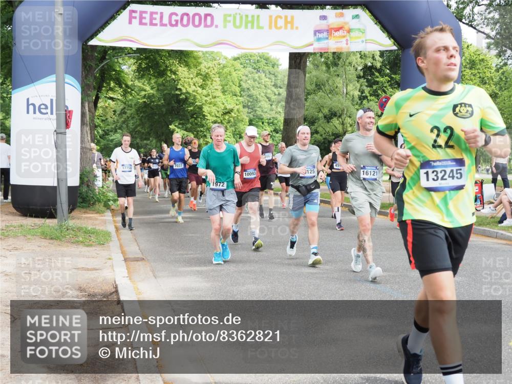 29.06.2025 - hella hamburg halbmarathon MichiJ http://msf.ph/oto/8362821 29.06.2025 10:43:23 Zwischen KM18-KM19 1972, 2982, 3042, 4152, 4594, 5418, 7037, 8255, 8393, 9622, 9820, 10093, 13245, 13474, 16121, 16470, 16679, 17468, 17758, 18125, 18208 meine-sportfotos.de