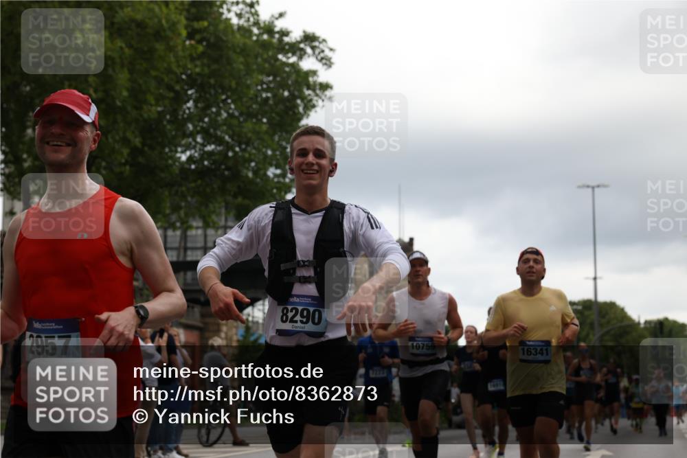 29.06.2025 - hella hamburg halbmarathon Yannick Fuchs http://msf.ph/oto/8362873 29.06.2025 10:53:16 20KM 1285, 2006, 2348, 2584, 2677, 2957, 2978, 3114, 3181, 3279, 3425, 3983, 4088, 4592, 5347, 5633, 5885, 6087, 6202, 6220, 6438, 6997, 7031, 7223, 7287, 7476, 8290, 10036, 10587, 10759, 10896, 10943, 11935, 11938, 12206, 12261, 12564, 12633, 12736, 12862, 13583, 13761, 14375, 14567, 14732, 14902, 14965, 15232, 15240, 15284, 15824, 16160, 16341, 16910, 16980, 17017, 17176, 17346, 17503, 17630, 18153, 18266, 18327, 18467, 18716, 19015, 19160 meine-sportfotos.de