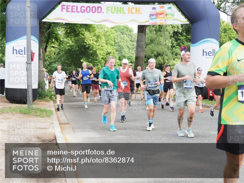 29.06.2025 - hella hamburg halbmarathon MichiJ http://msf.ph/oto/8362874 29.06.2025 10:43:23 Zwischen KM18-KM19 1972, 2982, 3042, 4152, 4594, 5418, 7037, 8255, 8393, 9622, 9820, 10093, 13245, 13474, 16121, 16470, 16679, 17468, 17758, 18125, 18208 meine-sportfotos.de