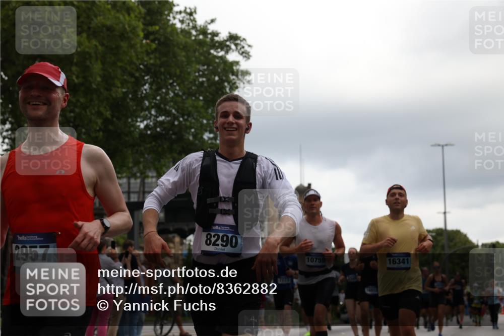 29.06.2025 - hella hamburg halbmarathon Yannick Fuchs http://msf.ph/oto/8362882 29.06.2025 10:53:17 20KM 1285, 2006, 2348, 2584, 2677, 2957, 2978, 3114, 3181, 3279, 3425, 3983, 4088, 4592, 5347, 5885, 6087, 6202, 6220, 6438, 6997, 7031, 7223, 7287, 7476, 8290, 10036, 10587, 10759, 10896, 10943, 11935, 11938, 12206, 12261, 12564, 12633, 12736, 12862, 13583, 13761, 14375, 14567, 14732, 14902, 14928, 14965, 15232, 15240, 15284, 15824, 16160, 16341, 16910, 16980, 17017, 17176, 17346, 17503, 17630, 18153, 18266, 18327, 18467, 18485, 18716, 19015, 19160 meine-sportfotos.de