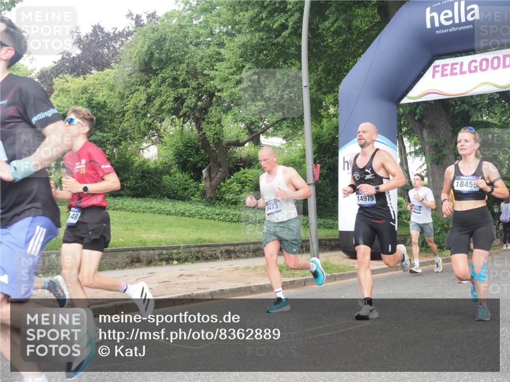 29.06.2025 - hella hamburg halbmarathon KatJ http://msf.ph/oto/8362889 29.06.2025 10:22:42 Zwischen KM18-KM19 1910, 1959, 2836, 6473 meine-sportfotos.de