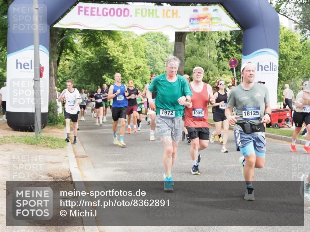29.06.2025 - hella hamburg halbmarathon MichiJ http://msf.ph/oto/8362891 29.06.2025 10:43:24 Zwischen KM18-KM19 1972, 2741, 2982, 2996, 3042, 4152, 4594, 4813, 5418, 7037, 8255, 8393, 9622, 9820, 10093, 13245, 13474, 16121, 16470, 16679, 17468, 17758, 17828, 18117, 18125, 18208, 18899 meine-sportfotos.de