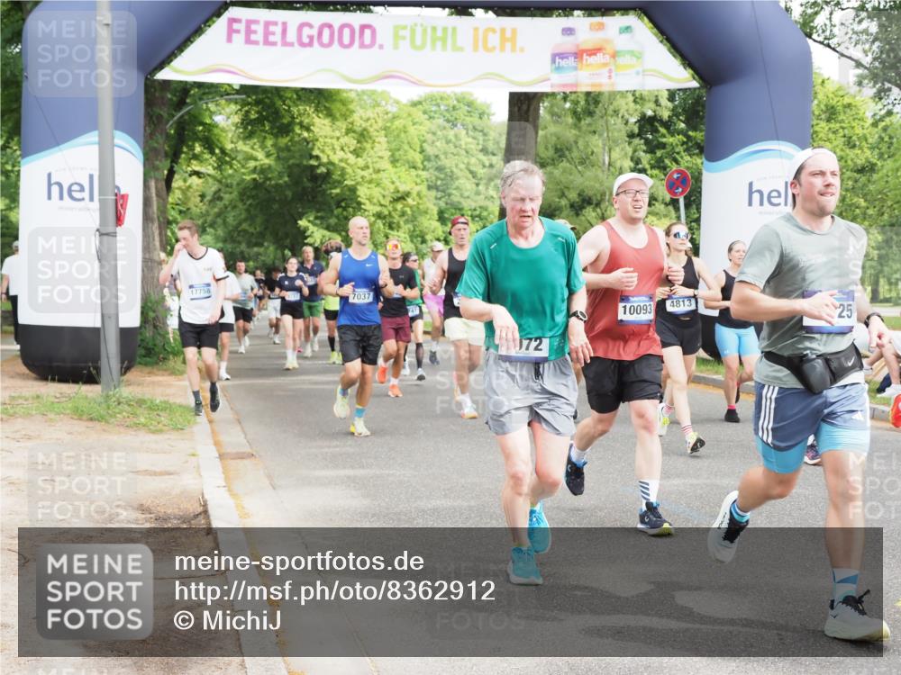 29.06.2025 - hella hamburg halbmarathon MichiJ http://msf.ph/oto/8362912 29.06.2025 10:43:24 Zwischen KM18-KM19 1972, 2741, 2982, 2996, 3042, 4152, 4594, 4813, 5418, 7037, 8255, 8393, 9622, 9820, 10093, 13245, 13474, 16121, 16470, 16679, 17468, 17758, 17828, 18117, 18125, 18208, 18899 meine-sportfotos.de