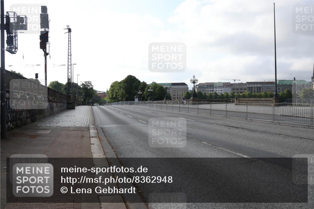 29.06.2025 - hella hamburg halbmarathon Lena Gebhardt http://msf.ph/oto/8362948 29.06.2025 08:29:33 Lombardsbrücke  meine-sportfotos.de