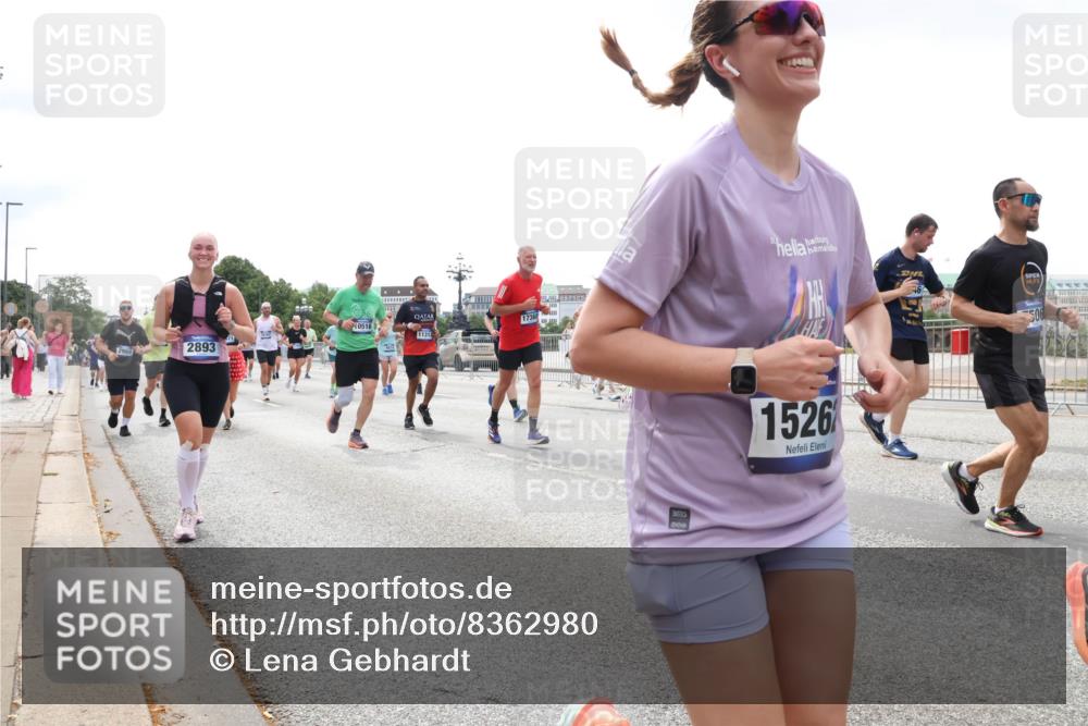 29.06.2025 - hella hamburg halbmarathon Lena Gebhardt http://msf.ph/oto/8362980 29.06.2025 10:39:21 Lombardsbrücke 1736, 0516, 11313, 2893, 1526, 1451, 1760, 1856, 1883, 2092, 2524, 2534, 2571, 2574, 2578, 2843, 2893, 2998, 3275, 3307, 3353, 3727, 3745, 4257, 4320, 4410, 4523, 4603, 4609, 4659, 4855, 4882, 4964, 5045, 5701, 6062, 6112, 6321, 6342, 6343, 6611, 6719, 6726, 6748, 7053, 7341, 7501, 7506, 7524, 7589, 7684, 7815, 8203, 8243, 8457, 8783, 8995, 9393, 9420, 9446, 9569, 9698, 9747, 9777, 9974, 9977, 10001, 10072, 10315, 10512, 10516, 13060 meine-sportfotos.de