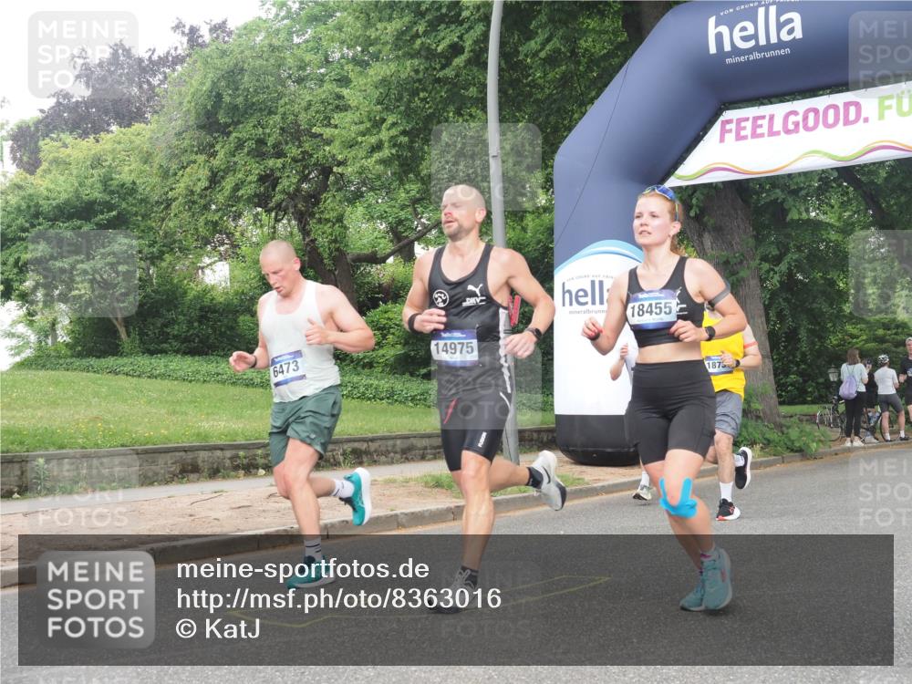 29.06.2025 - hella hamburg halbmarathon KatJ http://msf.ph/oto/8363016 29.06.2025 10:22:42 Zwischen KM18-KM19 1910, 1959, 2836, 6473 meine-sportfotos.de