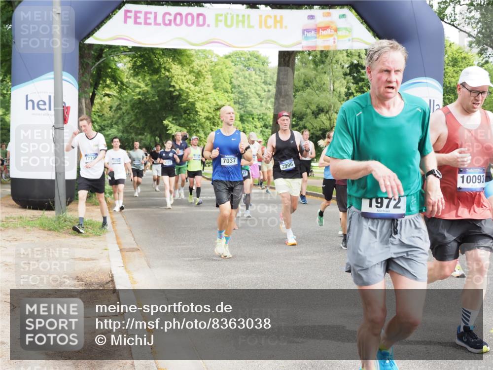 29.06.2025 - hella hamburg halbmarathon MichiJ http://msf.ph/oto/8363038 29.06.2025 10:43:25 Zwischen KM18-KM19 1972, 2083, 2741, 2982, 2996, 3042, 4152, 4594, 4813, 5418, 7037, 8255, 9622, 9820, 10093, 13245, 13474, 16121, 16470, 16679, 17468, 17758, 17828, 18117, 18125, 18208, 18899, 19184 meine-sportfotos.de