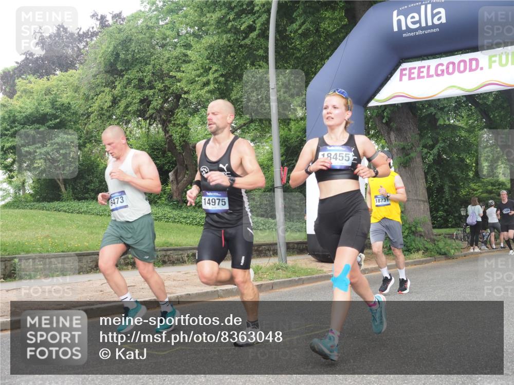 29.06.2025 - hella hamburg halbmarathon KatJ http://msf.ph/oto/8363048 29.06.2025 10:22:42 Zwischen KM18-KM19 1910, 1959, 2836, 6473 meine-sportfotos.de