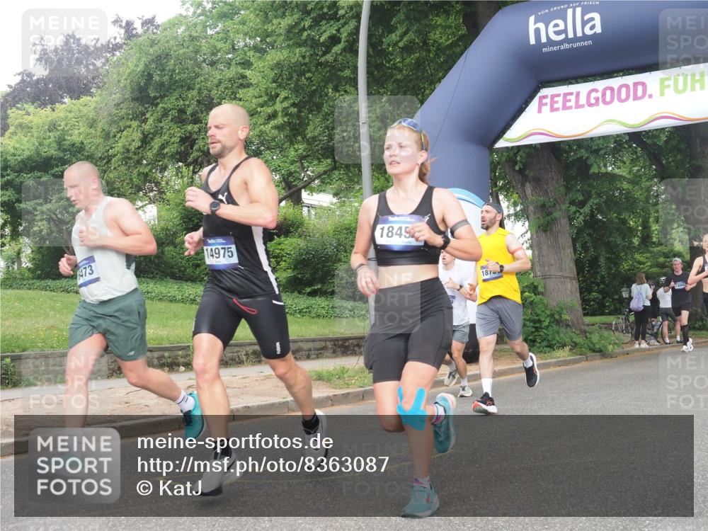 29.06.2025 - hella hamburg halbmarathon KatJ http://msf.ph/oto/8363087 29.06.2025 10:22:43 Zwischen KM18-KM19 1910, 1959, 2836, 6473 meine-sportfotos.de
