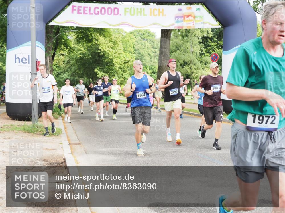 29.06.2025 - hella hamburg halbmarathon MichiJ http://msf.ph/oto/8363090 29.06.2025 10:43:25 Zwischen KM18-KM19 1972, 2083, 2741, 2982, 2996, 3042, 4152, 4594, 4813, 5418, 7037, 8255, 9622, 9820, 10093, 13245, 13474, 16121, 16470, 16679, 17468, 17758, 17828, 18117, 18125, 18208, 18899, 19184 meine-sportfotos.de