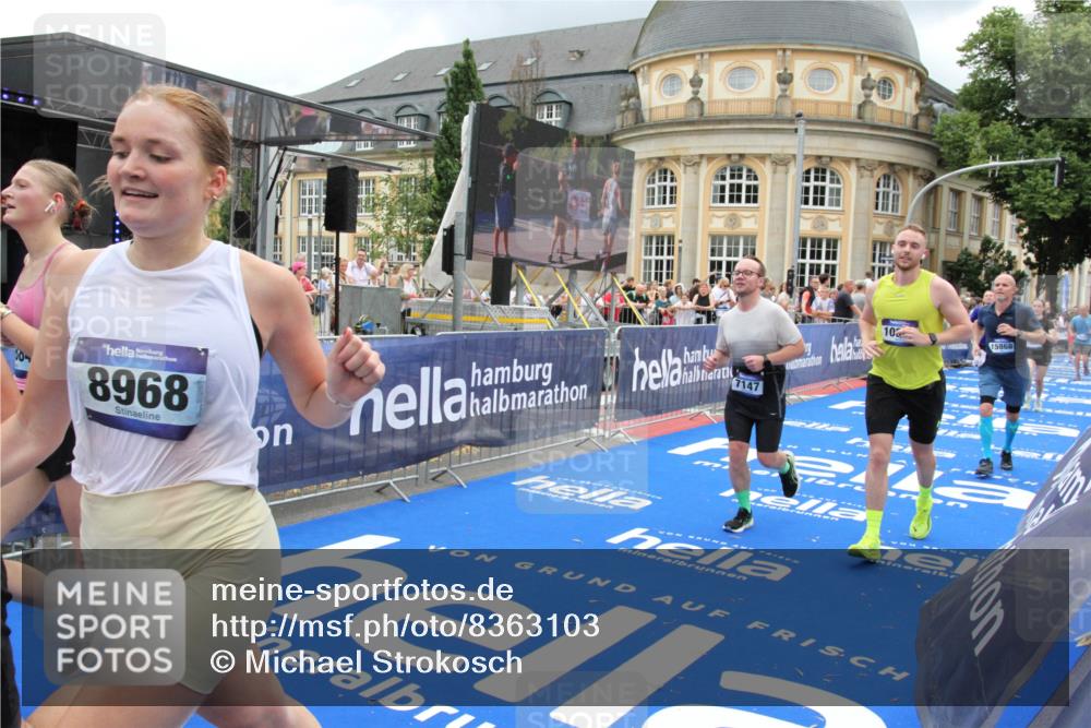 29.06.2025 - hella hamburg halbmarathon Michael Strokosch http://msf.ph/oto/8363103 29.06.2025 10:56:02 Ziel 1180, 3042, 7147, 8968, 9246, 10084, 14867, 15184, 15868, 15884, 16176 meine-sportfotos.de