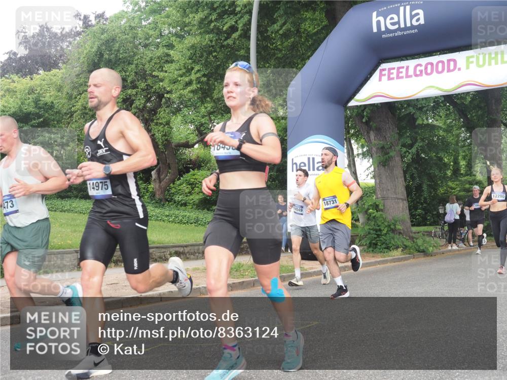 29.06.2025 - hella hamburg halbmarathon KatJ http://msf.ph/oto/8363124 29.06.2025 10:22:43 Zwischen KM18-KM19 1910, 1959, 2836, 6473 meine-sportfotos.de