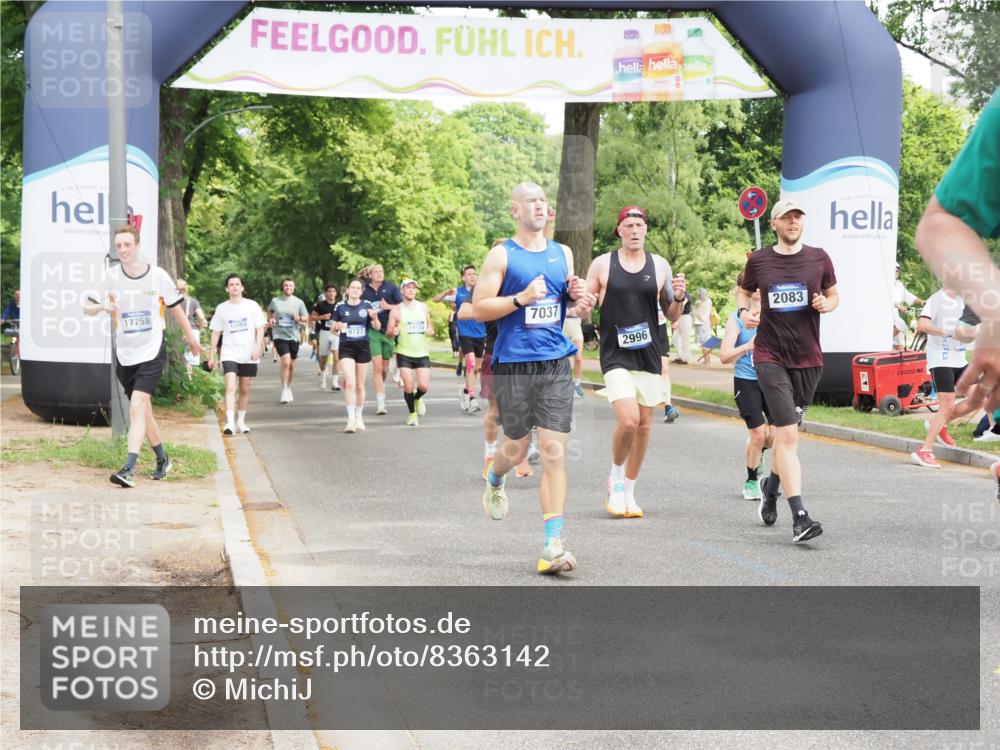 29.06.2025 - hella hamburg halbmarathon MichiJ http://msf.ph/oto/8363142 29.06.2025 10:43:26 Zwischen KM18-KM19 1972, 2083, 2741, 2982, 2996, 3042, 4152, 4594, 4813, 5418, 7037, 8255, 9622, 9727, 9820, 10093, 13064, 13245, 13474, 16121, 16434, 16679, 17468, 17758, 17828, 18117, 18125, 18208, 18899, 19184 meine-sportfotos.de