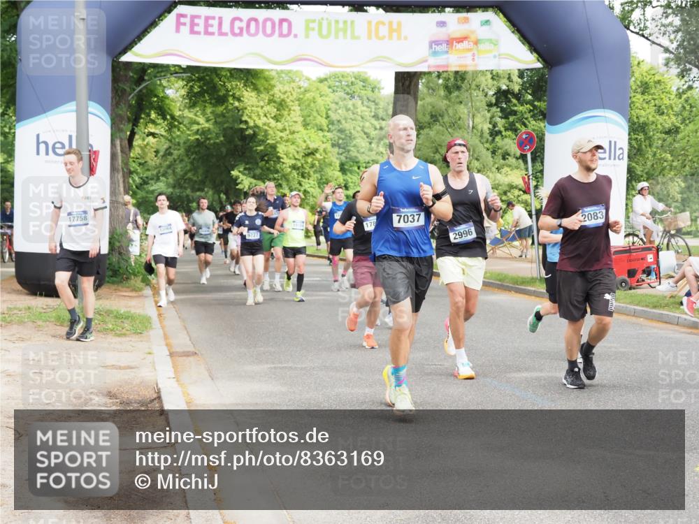29.06.2025 - hella hamburg halbmarathon MichiJ http://msf.ph/oto/8363169 29.06.2025 10:43:26 Zwischen KM18-KM19 1972, 2083, 2741, 2982, 2996, 3042, 4152, 4594, 4813, 5418, 7037, 8255, 9622, 9727, 9820, 10093, 13064, 13245, 13474, 16121, 16434, 16679, 17468, 17758, 17828, 18117, 18125, 18208, 18899, 19184 meine-sportfotos.de