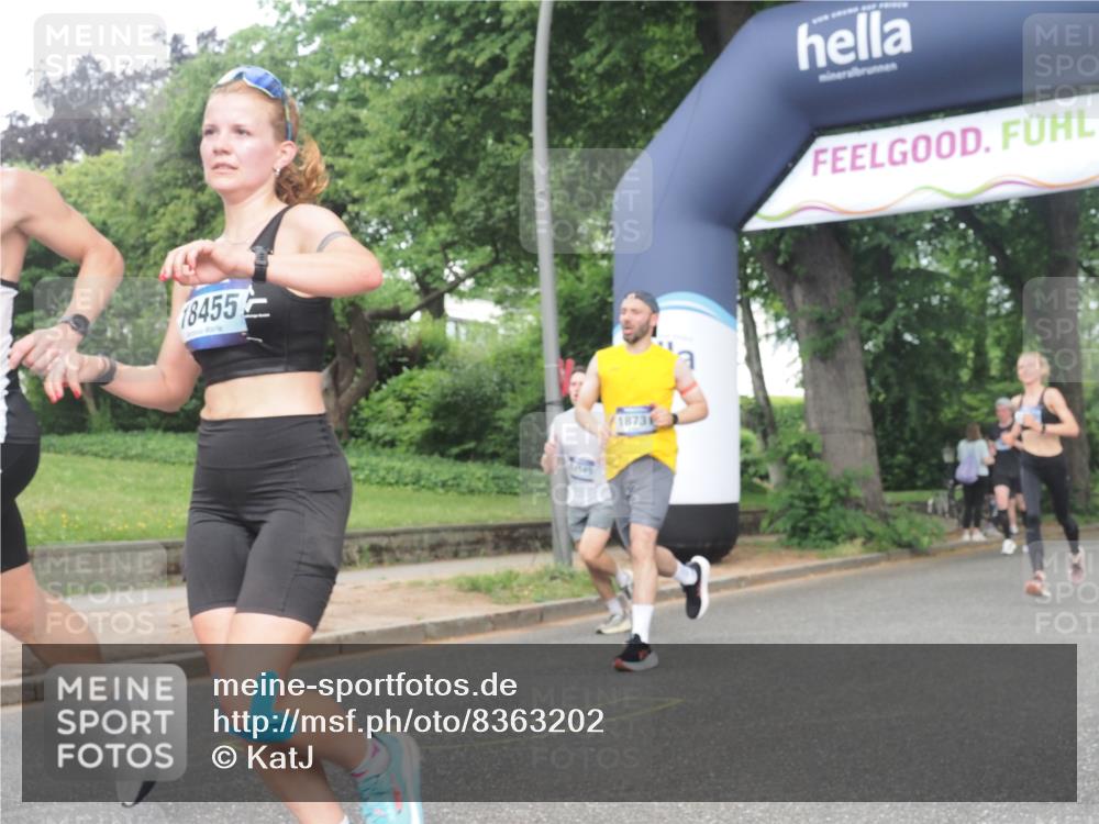 29.06.2025 - hella hamburg halbmarathon KatJ http://msf.ph/oto/8363202 29.06.2025 10:22:43 Zwischen KM18-KM19 1910, 1959, 2836, 6473 meine-sportfotos.de