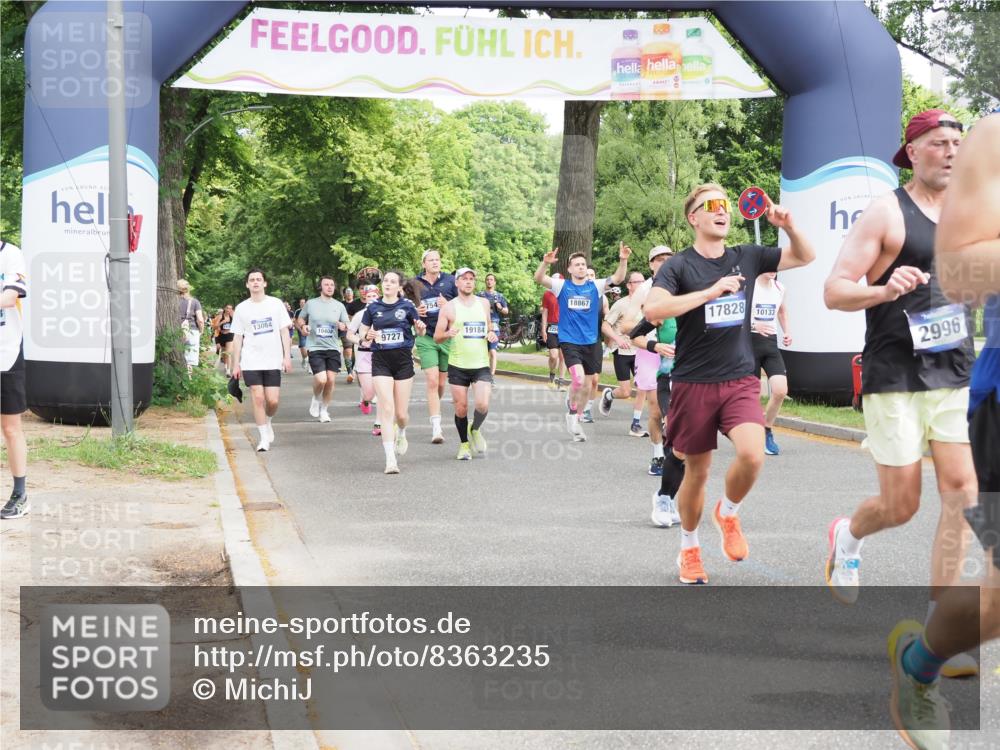 29.06.2025 - hella hamburg halbmarathon MichiJ http://msf.ph/oto/8363235 29.06.2025 10:43:27 Zwischen KM18-KM19 1972, 2083, 2741, 2982, 2996, 4152, 4594, 4813, 5418, 7037, 7547, 9727, 9820, 10093, 10133, 10665, 13064, 13245, 13474, 16121, 16434, 16679, 17468, 17758, 17828, 18117, 18125, 18208, 18867, 18899, 19184 meine-sportfotos.de