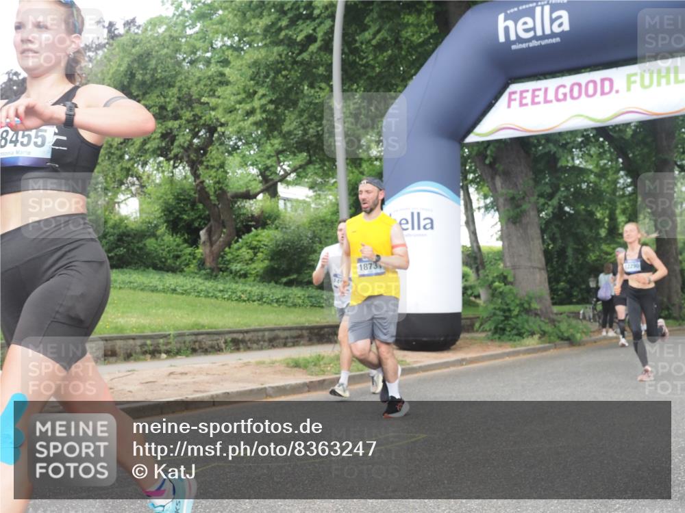 29.06.2025 - hella hamburg halbmarathon KatJ http://msf.ph/oto/8363247 29.06.2025 10:22:43 Zwischen KM18-KM19 1910, 1959, 2836, 6473 meine-sportfotos.de