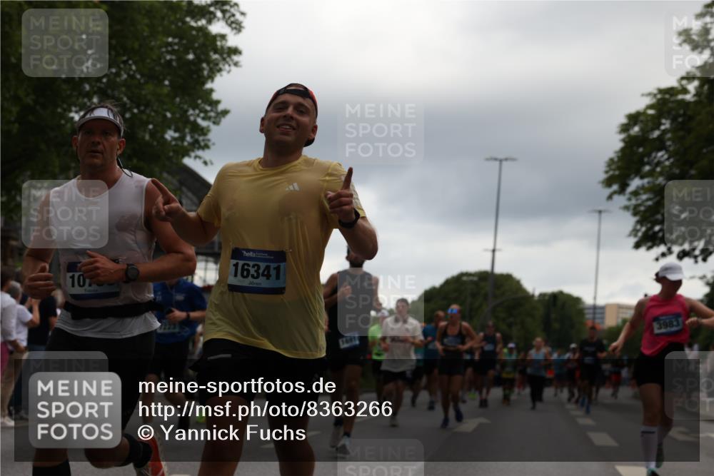 29.06.2025 - hella hamburg halbmarathon Yannick Fuchs http://msf.ph/oto/8363266 29.06.2025 10:53:18 20KM 2006, 2348, 2584, 2677, 2957, 2978, 3114, 3181, 3279, 3425, 3983, 4088, 4592, 5347, 5885, 6087, 6202, 6220, 6438, 6997, 7031, 7223, 7287, 8290, 10036, 10587, 10759, 10896, 10943, 11935, 11938, 12206, 12261, 12564, 12633, 12736, 12862, 13583, 13761, 14375, 14567, 14732, 14902, 14928, 14965, 15232, 15240, 15284, 15824, 16160, 16341, 16910, 16980, 17017, 17176, 17346, 17503, 17630, 18153, 18266, 18327, 18467, 18485, 18716, 19015, 19160 meine-sportfotos.de