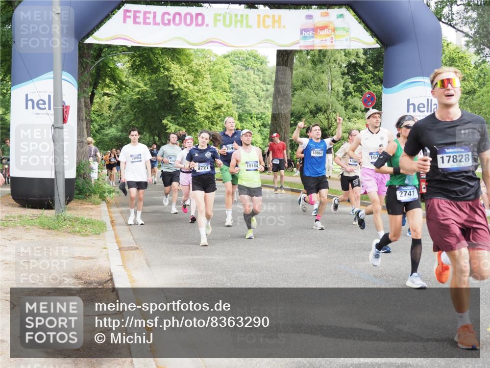 29.06.2025 - hella hamburg halbmarathon MichiJ http://msf.ph/oto/8363290 29.06.2025 10:43:28 Zwischen KM18-KM19 1972, 2083, 2741, 2982, 2996, 4152, 4594, 4813, 5418, 7037, 7547, 8968, 9246, 9727, 9903, 10093, 10133, 10408, 10665, 13064, 13245, 13474, 16121, 16434, 16679, 17468, 17758, 17828, 18117, 18125, 18208, 18867, 18899, 19184 meine-sportfotos.de