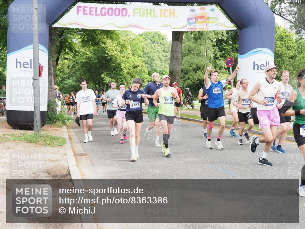 29.06.2025 - hella hamburg halbmarathon MichiJ http://msf.ph/oto/8363386 29.06.2025 10:43:28 Zwischen KM18-KM19 1972, 2083, 2741, 2982, 2996, 4152, 4594, 4813, 5418, 7037, 7547, 8968, 9246, 9727, 9903, 10093, 10133, 10408, 10665, 13064, 13245, 13474, 16121, 16434, 16679, 17468, 17758, 17828, 18117, 18125, 18208, 18867, 18899, 19184 meine-sportfotos.de